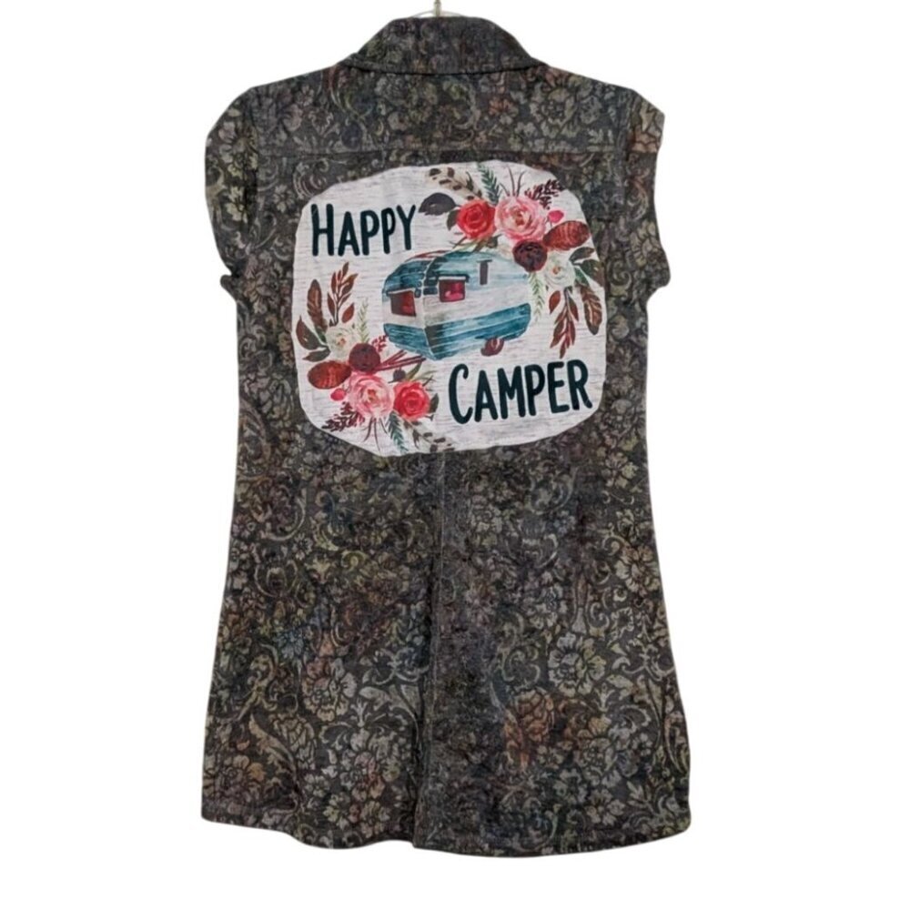 Snoskins Happy Camper Shirt Womens Size Small Green Floral Sleeveless Button Up